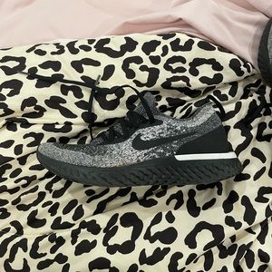 Nike epic react tennis shoes. Black. Size 8